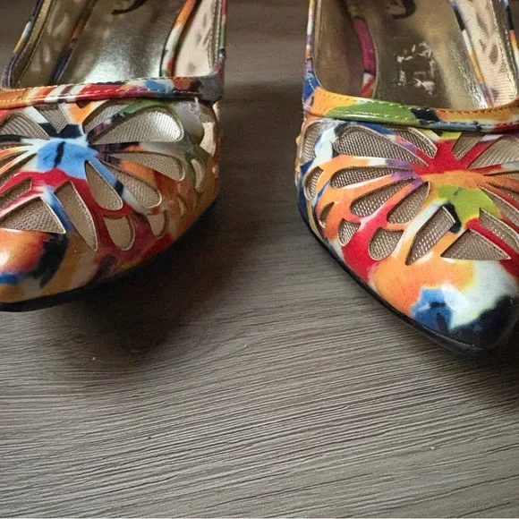 J. Renee Women's Winset Rainbow Floral Kitten Heels - SIZE 6.5 - Picture 15 of 16